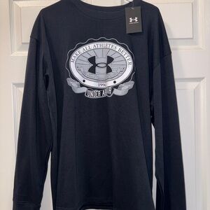 Under Armour Black Long Sleeve Tee with White & Gray Crest Graphic